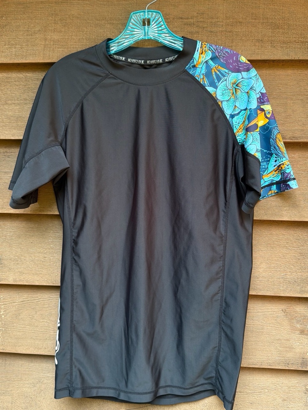 HUGE SPORTS One for All Essential Short-Sleeves Rash Guard Champ - Hey Toucan L